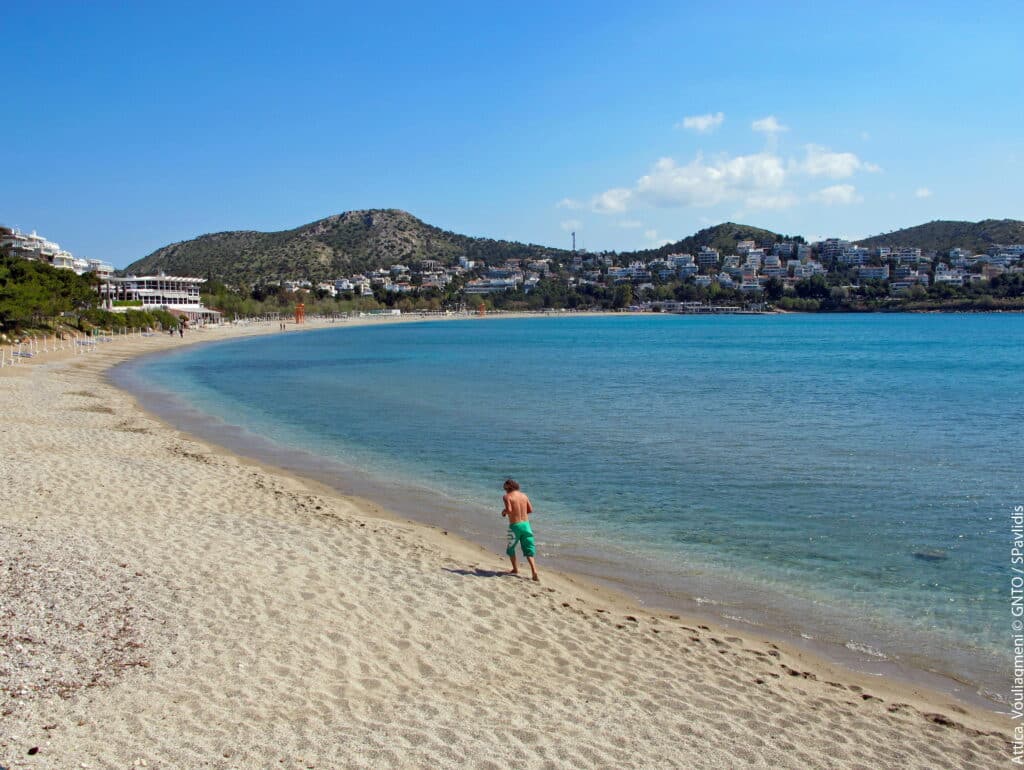 Plage proche de Glyfada ou il fait bon vivre et passer sa retraite en Grèce